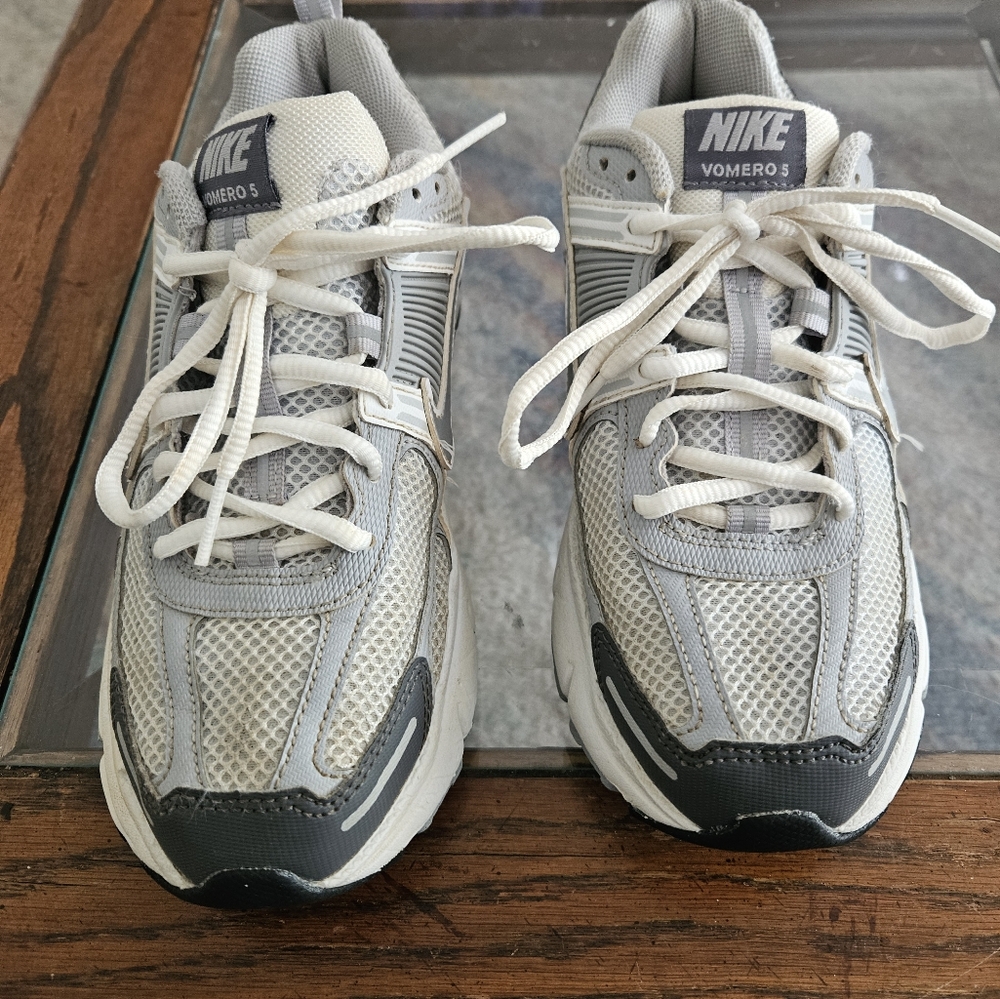 Nike Kids Vomero 5 Gray Sneakers